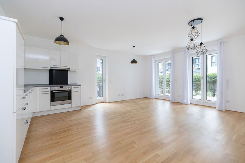 Moderne Erdgeschosswohnung mit eigenem Gartenanteil
